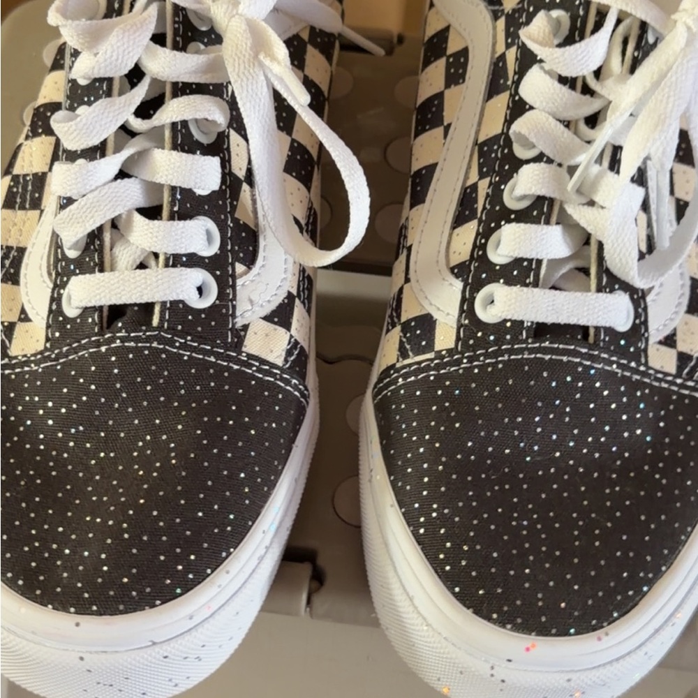 Vans Checkerboard Black and White Low-Top Sneakers unisex like new